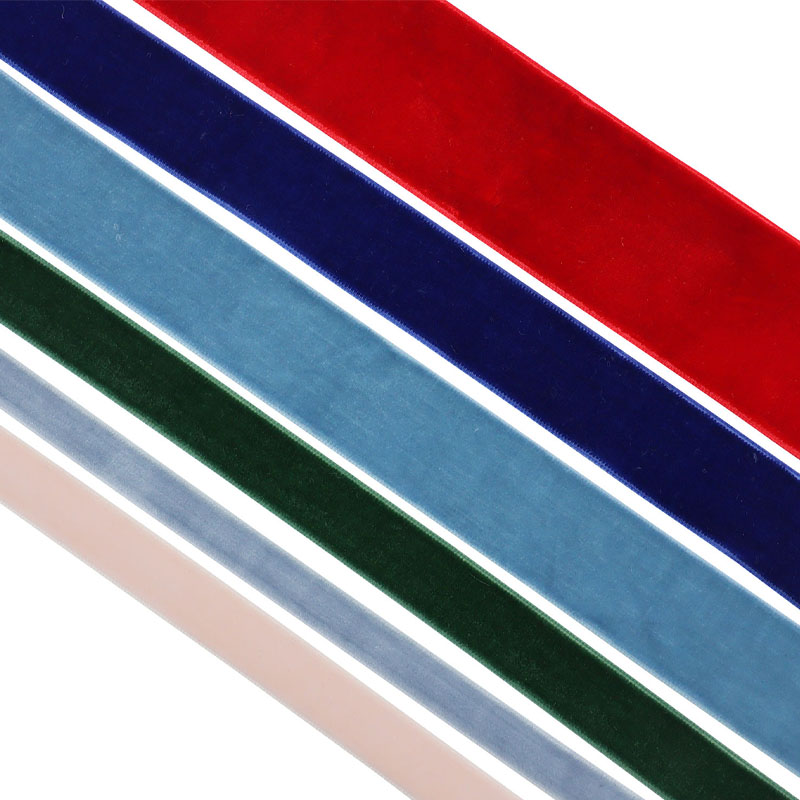 sametová stužka 02