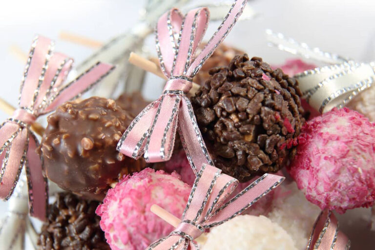 how do you make a bow with thin ribbon