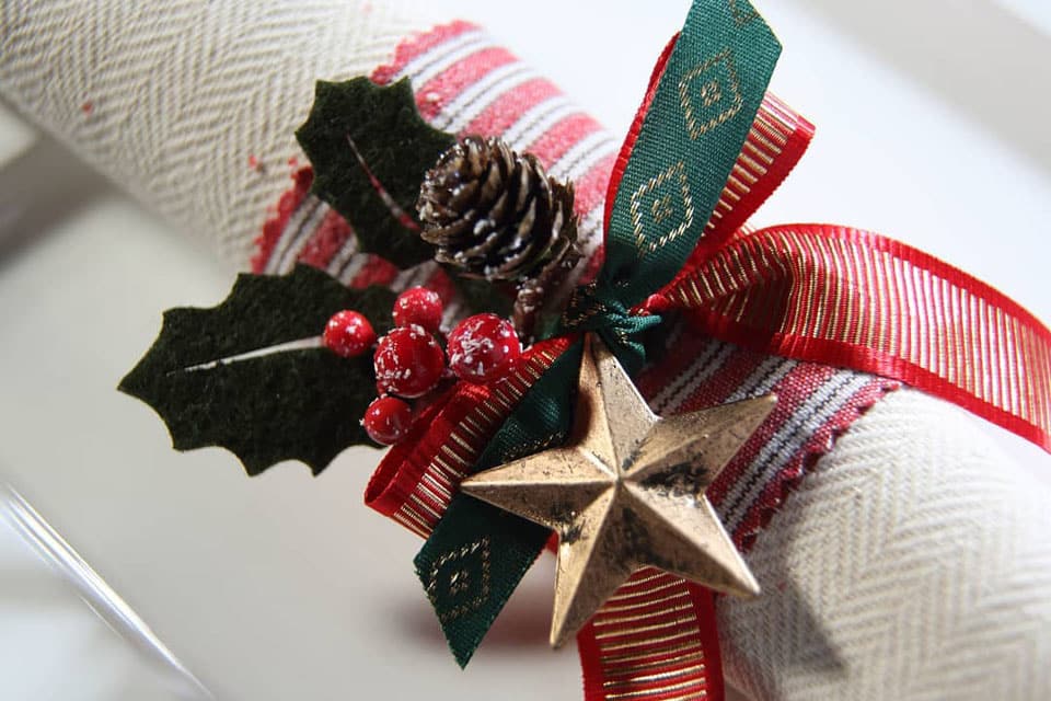 Wired ribbon loops building a decorative wreath